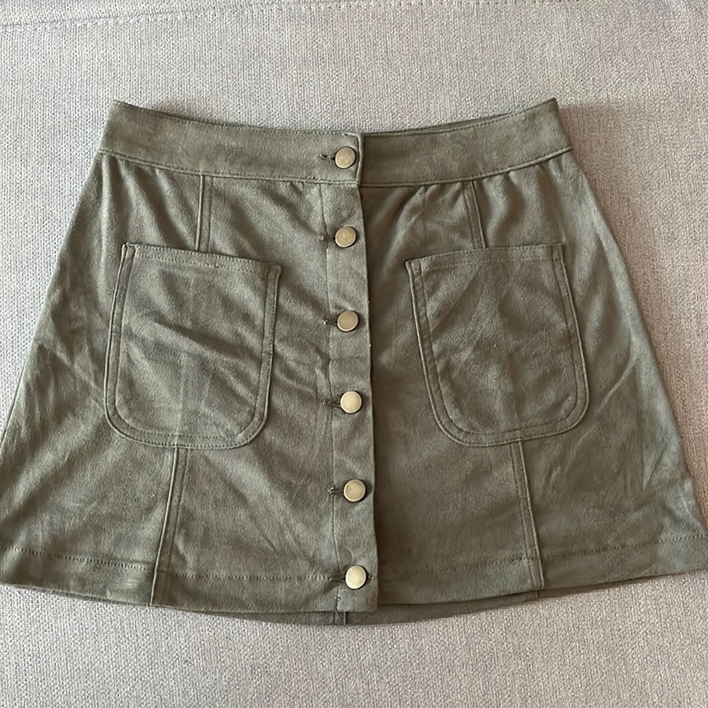 Button down mini skirt. Faux suede. Army green. Brand: Altard state Size Small.